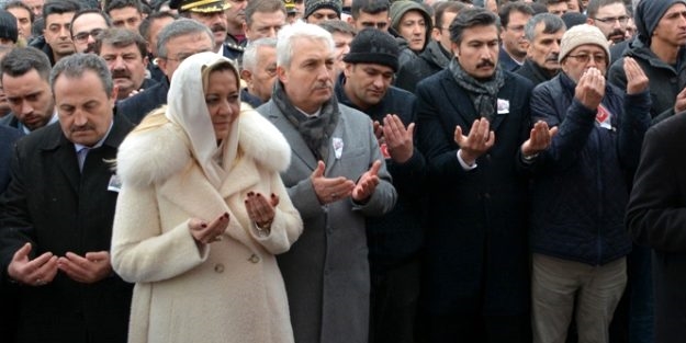 Şehit cenazesinde şok yapan İYİ Partili vekile skandal destek!