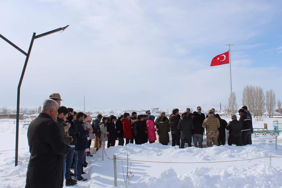 Şehit Dolançay mezarı başında anıldı 
