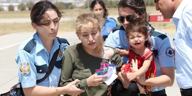 Şehit eşi: İkisini bir koyun ne olur, benim yavrum korkar