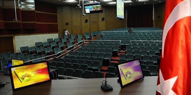 Şehit eşi 'Oturun Kurtlar Vadisi seyredin' diye haykırdı!