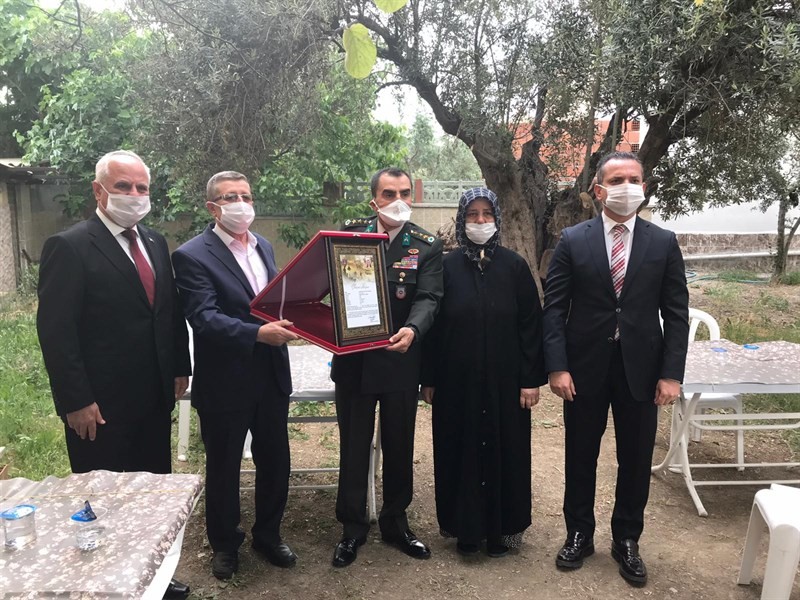Şehit Fatih Durhan’ın ailesine ’Şehadet Belgesi’ takdim edildi 
