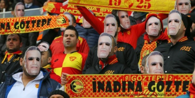 Şehit Fethi Sekin'in maskelerini taktılar