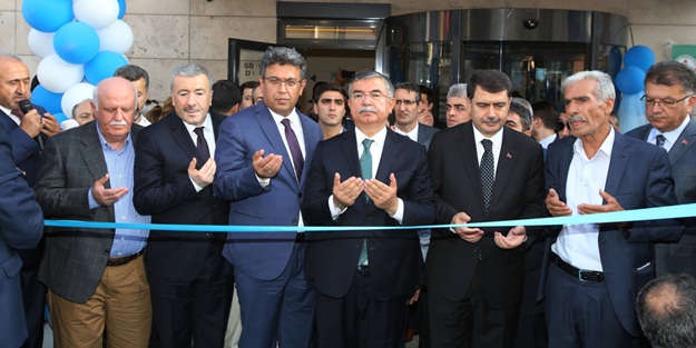 Şehit Fethi Sekin Öğretmenevi, Bakan İsmet Yılmaz'ın katılımıyla açıldı