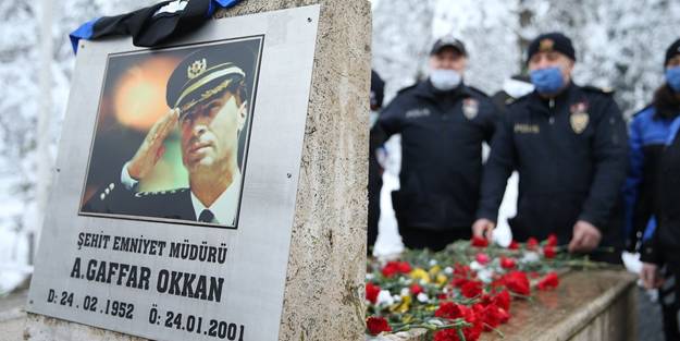 Şehit Gaffar Okkan ve silah arkadaşları kabri başında anıldı