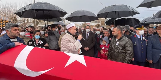 Şehit havacı uzman çavuş, Adıyaman'da ebediyete uğurlandı