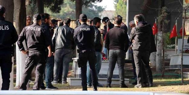 Şehit kabrine saldıran hain alçak kıskıvrak yakalandı!