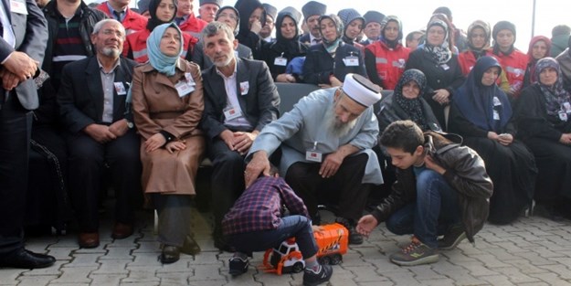 Şehit Kaymakam'ın 3 yaşındaki oğlu: Babamı göremiyorum anne!
