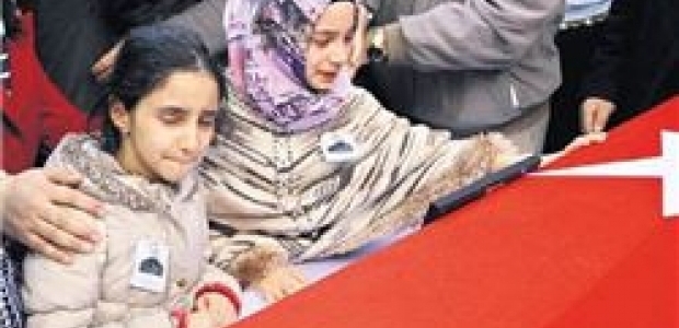 Babaları bir hafta önce şehit olan çocuklar...
