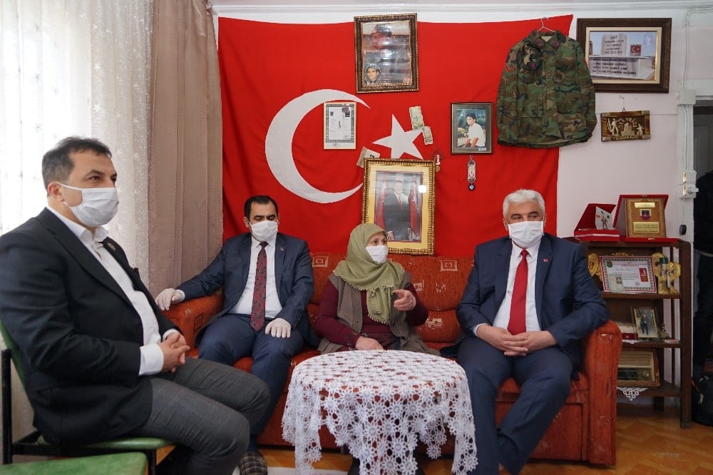 Şehit maaşını Milli Dayanışma Kampanyası’na bağışladı 