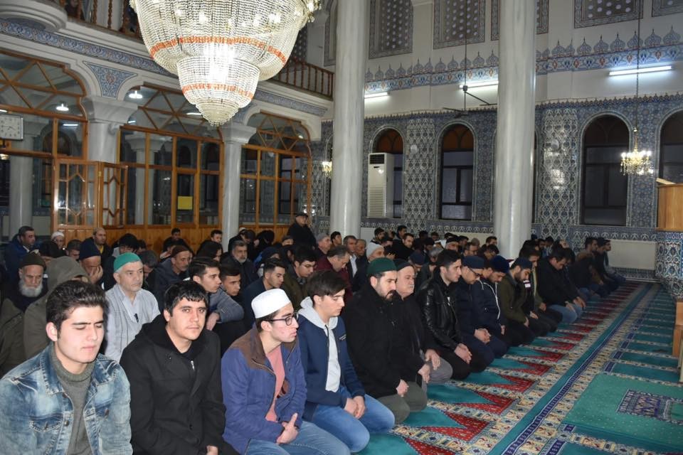 Şehit Mehmetçikler sabah namazında anıldı 