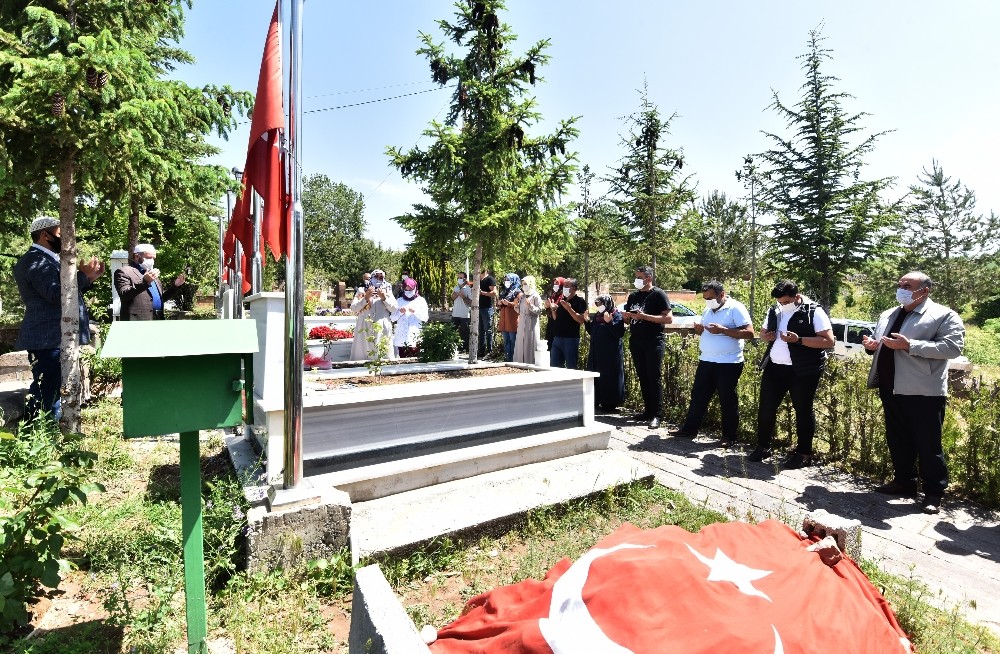 Şehit Mesut Ardıç, şehadetinin 4’üncü yılında kabri başında anıldı 
