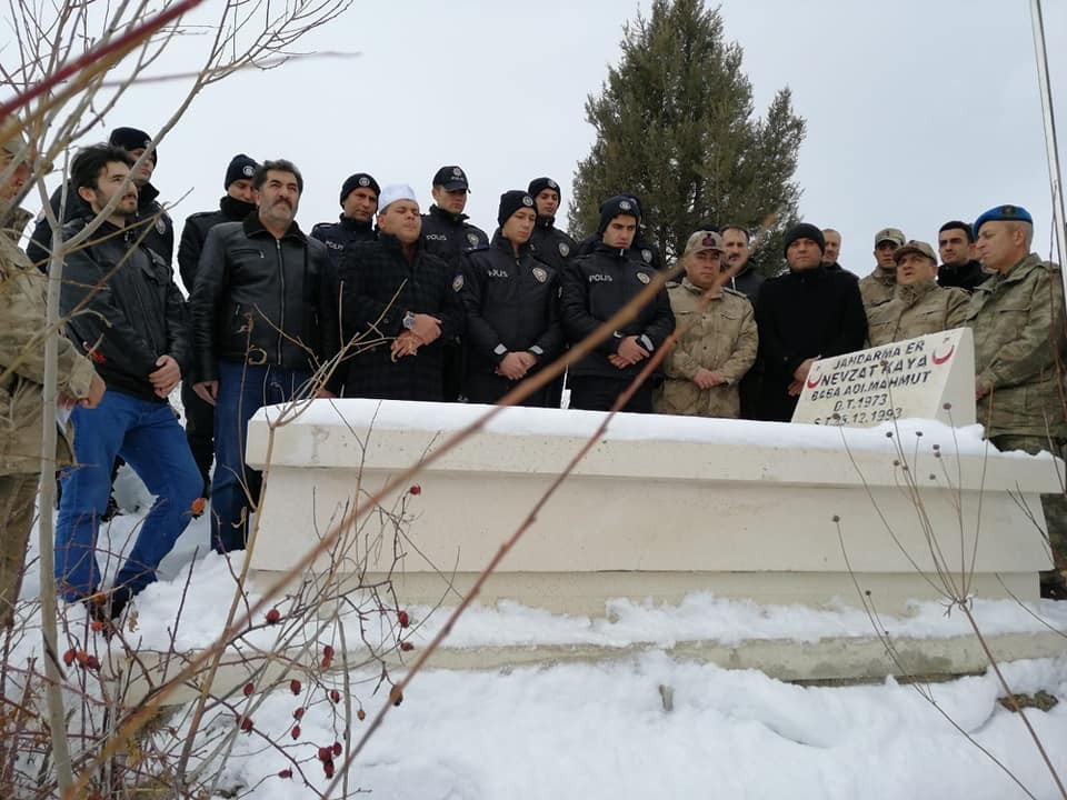 Şehit Nevzat Kaya şehadetinin yıl dönümünde mezarı başında anıldı 