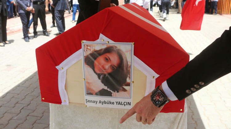 Şehit öğretmen son yolculuğuna uğurlandı