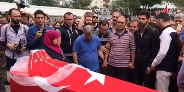 Şehit öğretmenin babası: Kimse bizi yıldıramaz