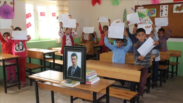 Şehit öğretmenin okulunda buruk karne sevinci