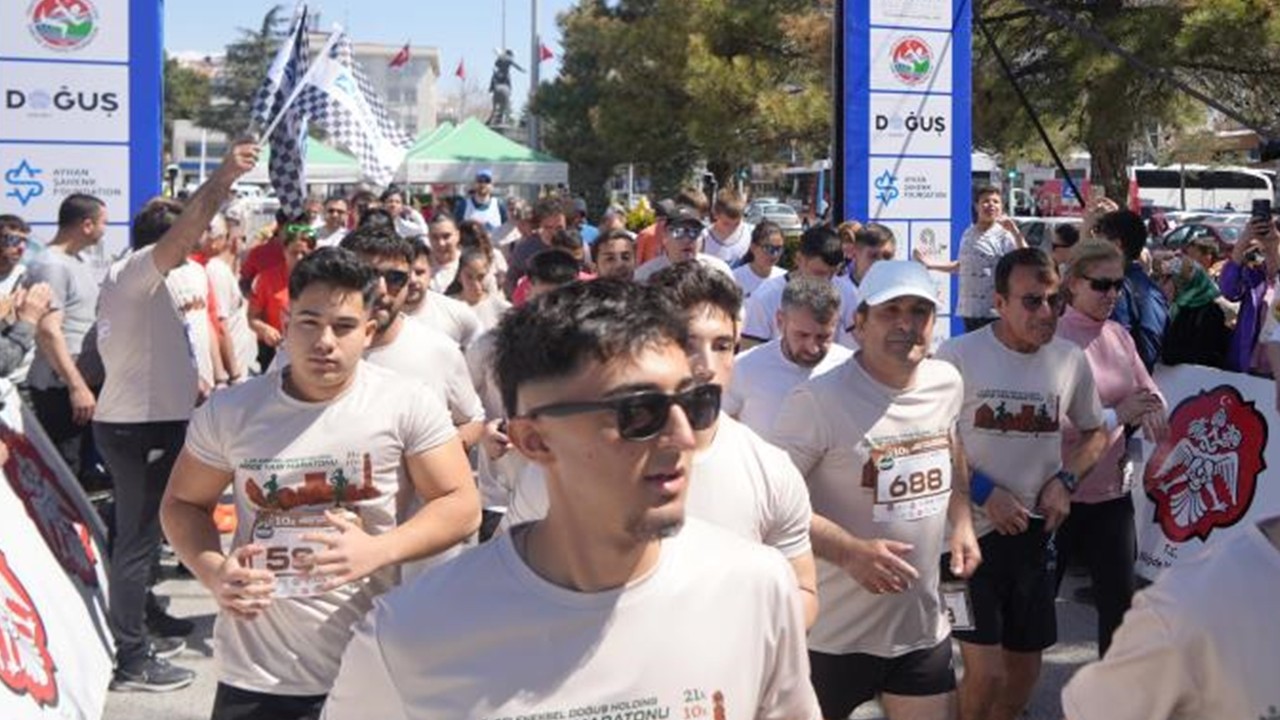 Şehit Ömer Halisdemir anısına düzenlenen 2. Niğde Yarı Maratonu tamamlandı