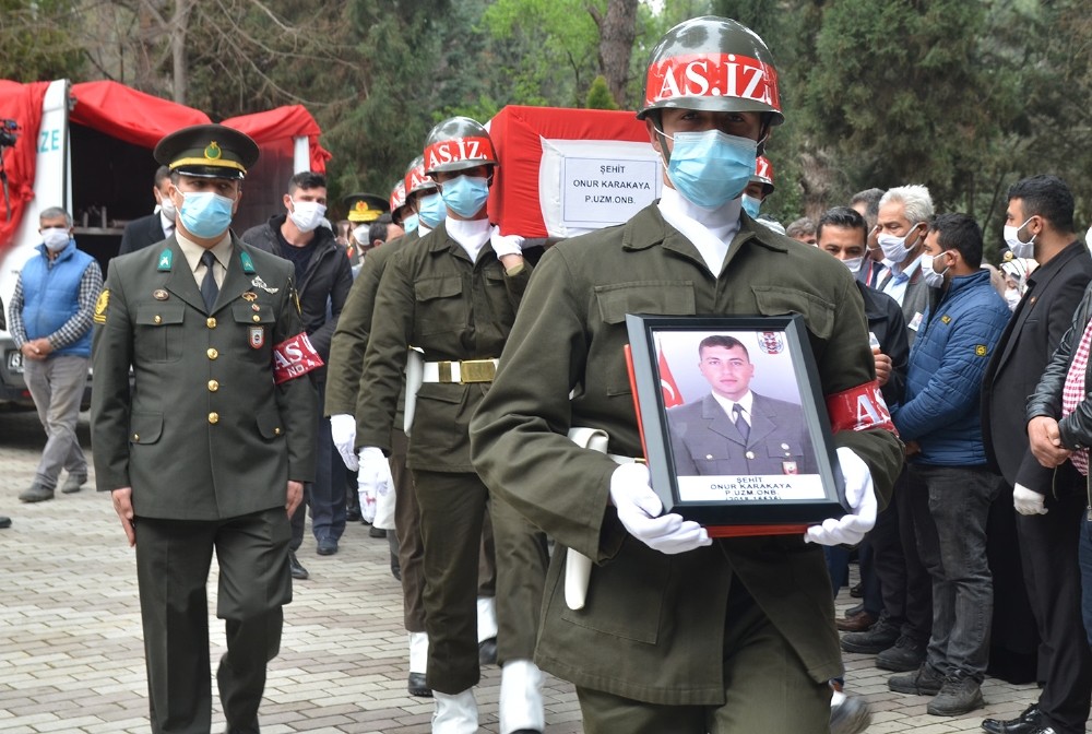 Şehit Onur Karakaya son yolculuğuna uğurlandı 