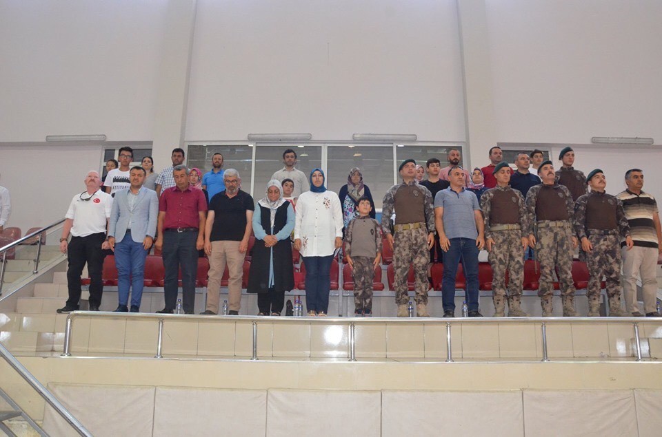 Şehit Özel Harekat Polisi Kübra Doğanay ve Cennet Yiğit Muaythai şampiyonası başladı 