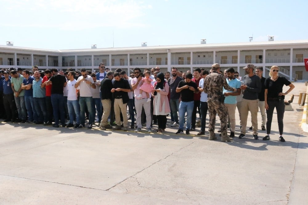 Şehit özel harekat polisi tekbirlerle memleketine uğurlandı 