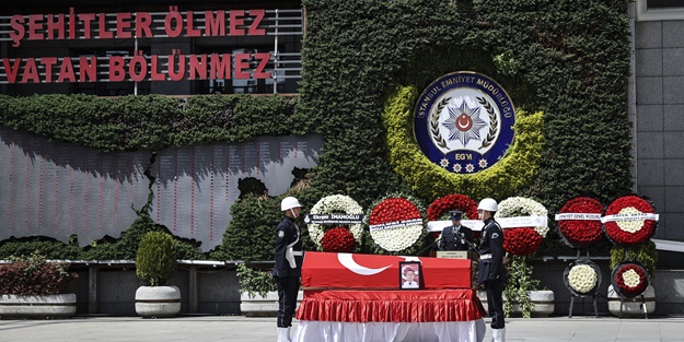 Şehit polis memuru için İstanbul Emniyet Müdürlüğünde tören düzenlendi