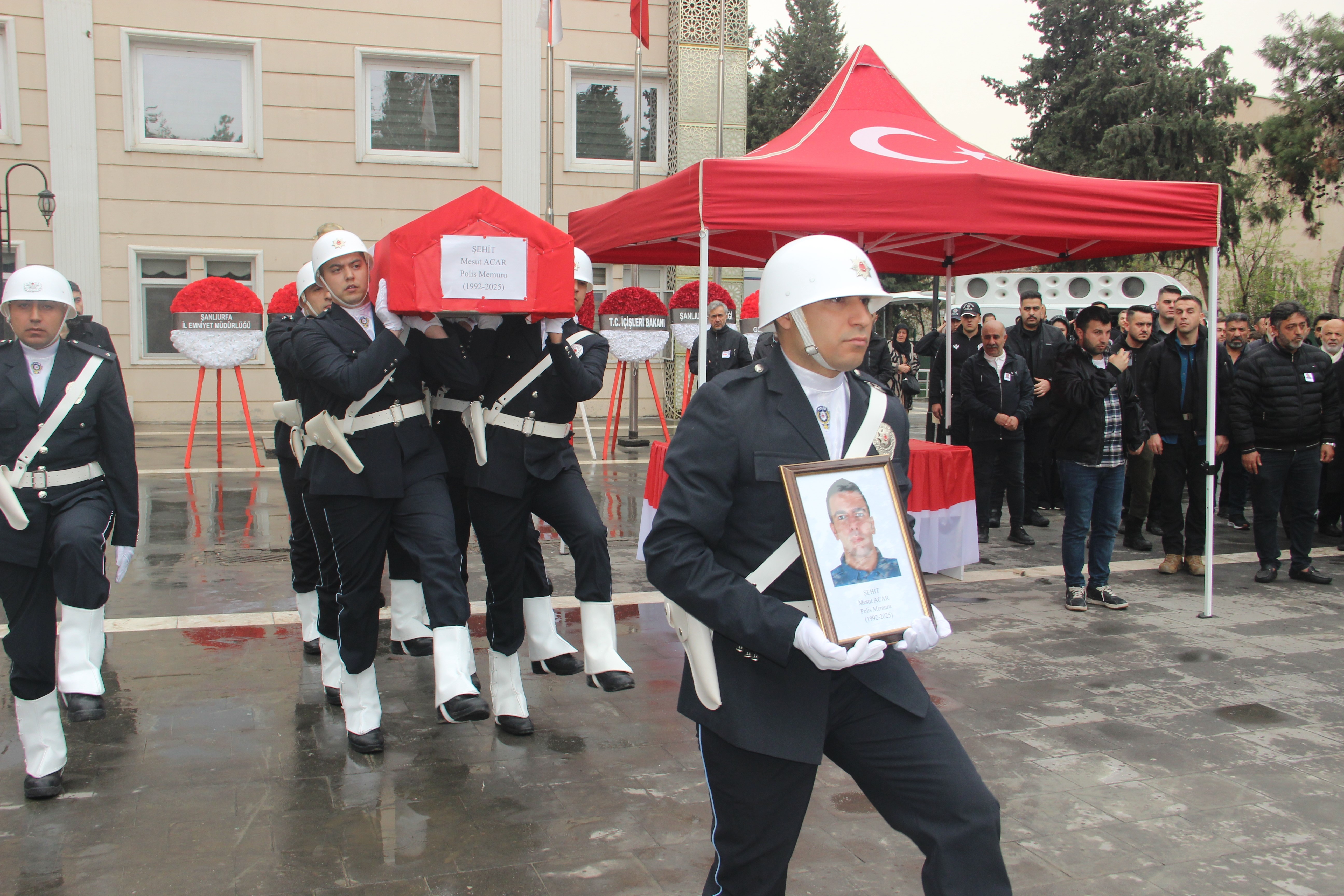 Şehit polis memuru törenle memleketine uğurlandı