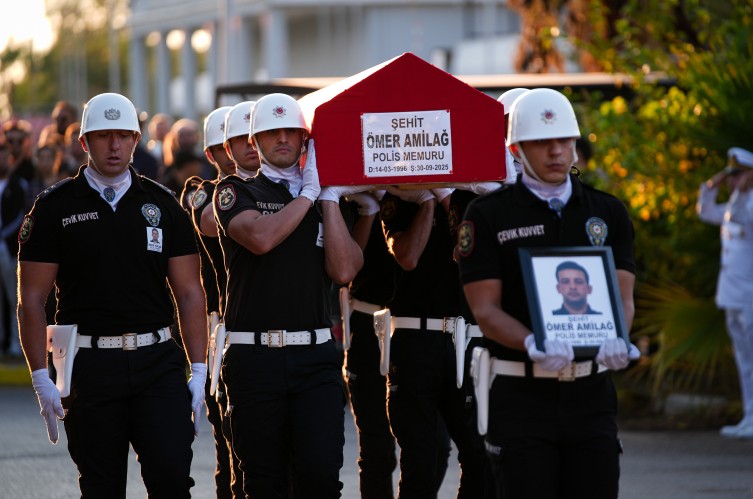 Şehit Polis Ömer Amilağ’ın Cenazesi Memleketi Şanlıurfa'ya Uğurlandı