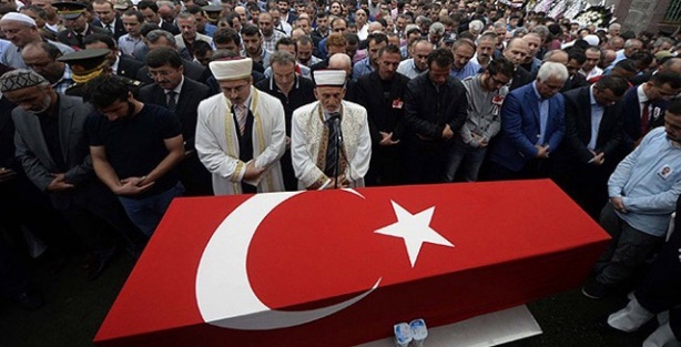 Şehit polis Yıldırım toprağa verildi