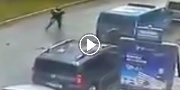 Şehit polisimizin hainleri vurma anı!