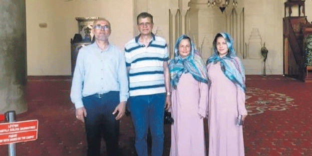 Şehit polisin imam babasından turistlere hediye! 20 binden fazla dağıttı - Vimarsana News
