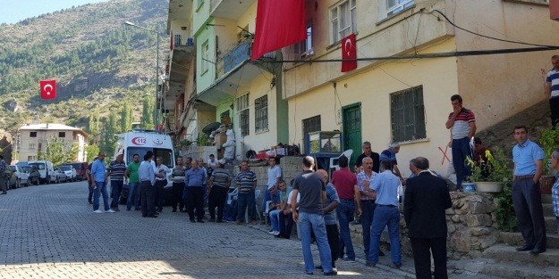Şehit Uzman Çavuş Ali Çakar'ın Adana'daki evinde yas var