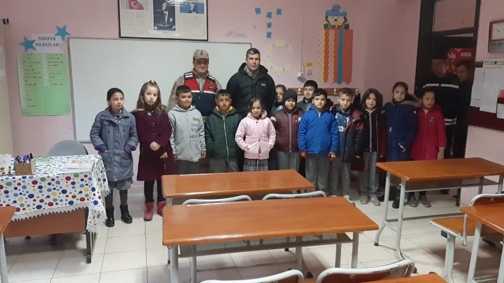 Şehit ve gazi çocuklarını okula götürdüler 