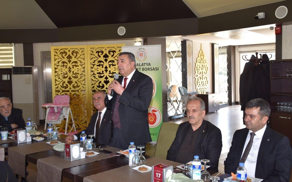 Şehit yakınları ve gaziler yemekte bir araya geldi 