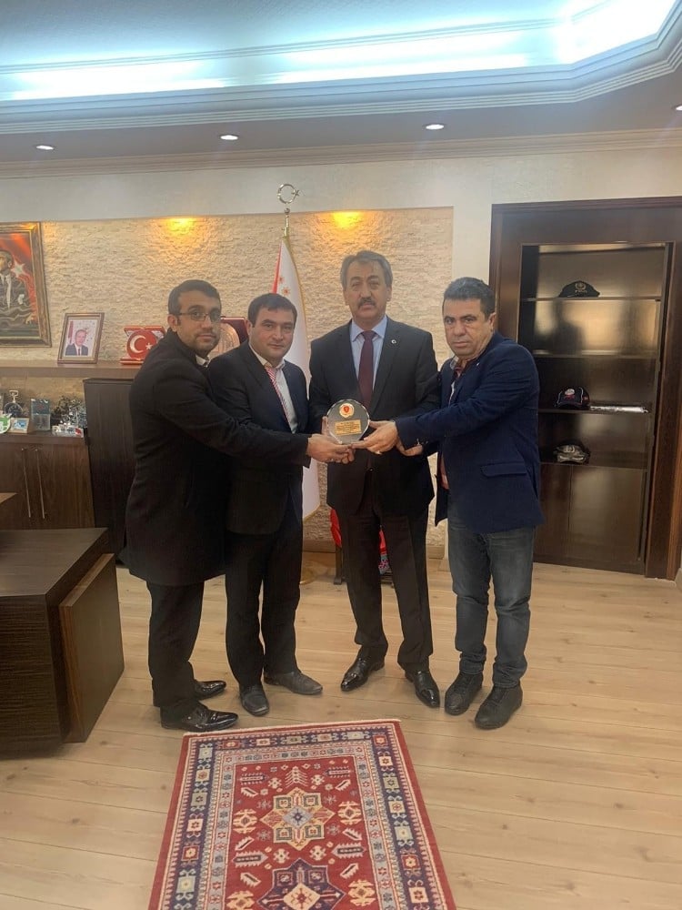 Şehit yakınlarından Emniyet Müdürü Kıraç’a plaket 