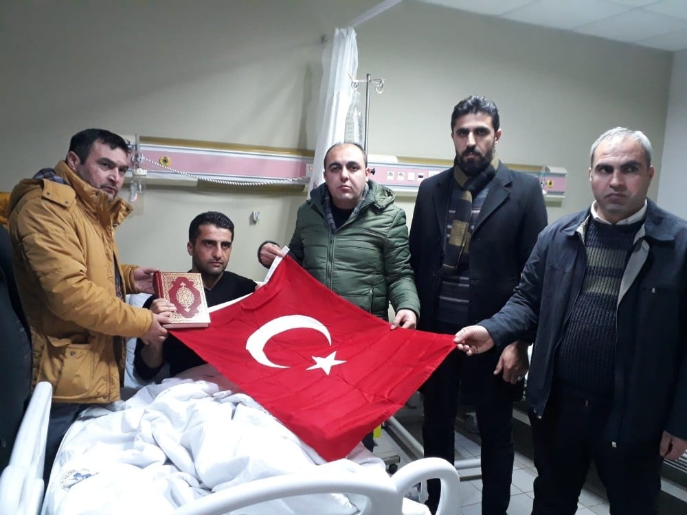 Şehit yakınlarından Van’da çığ altından kurtulan yaralılara ziyaret 