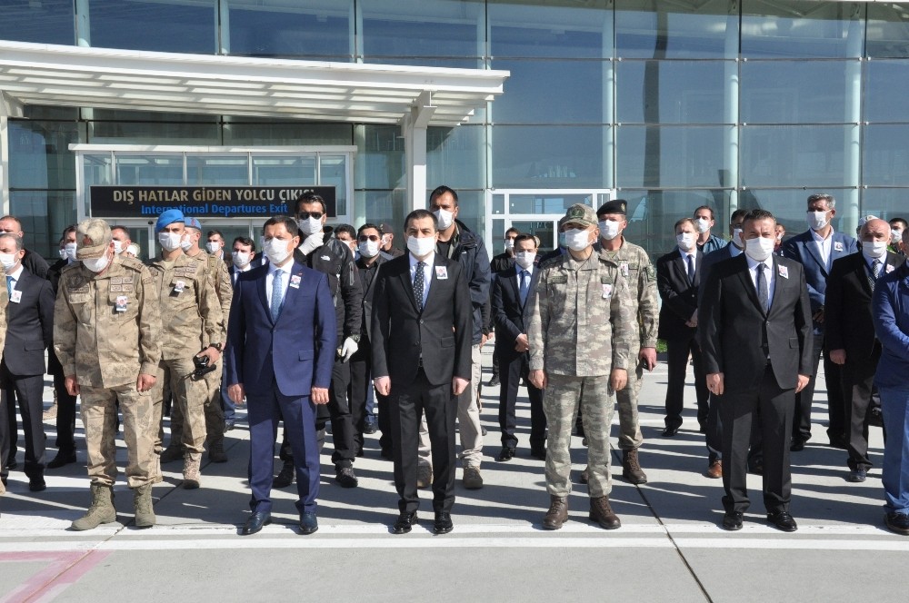 Şehit yüzbaşının cenazesi baba ocağına gönderildi 