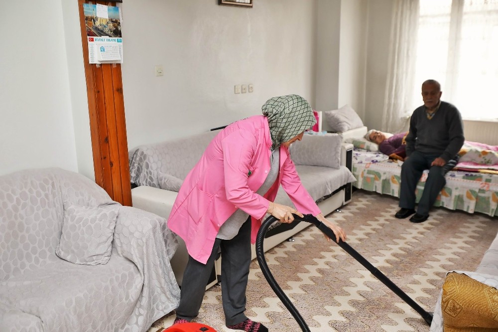 Şehitkamil’de yaşlılara vefa 