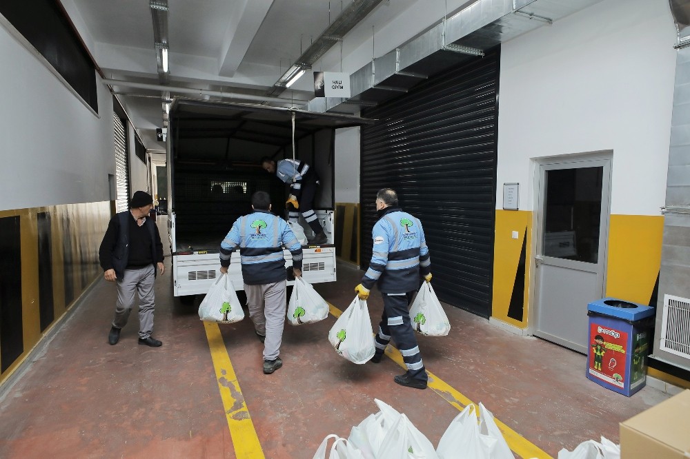 Şehitkamil’den tedbir amaçlı temizlik malzemesi yardımı 