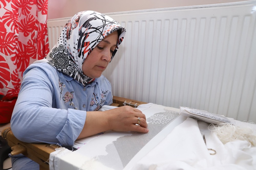 Şehitkamilli kadınlar önce öğreniyor sonra üretiyor 