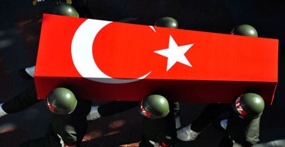 Şehitler için askeri tören!