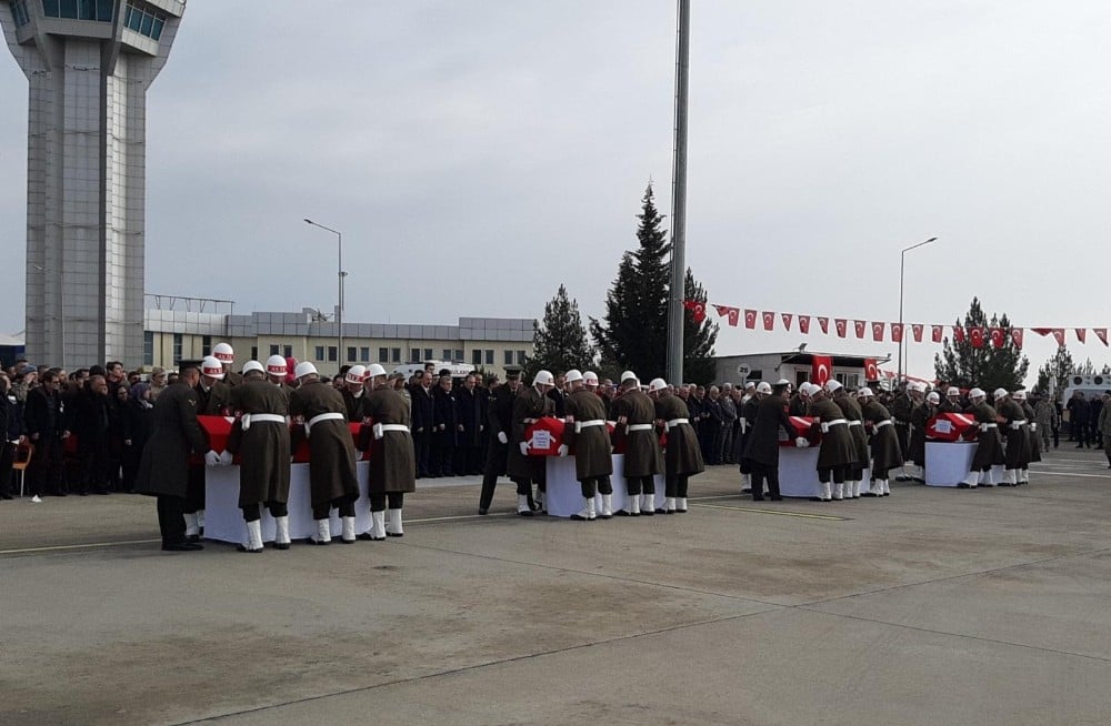 Şehitler memleketlerine uğurlandı 