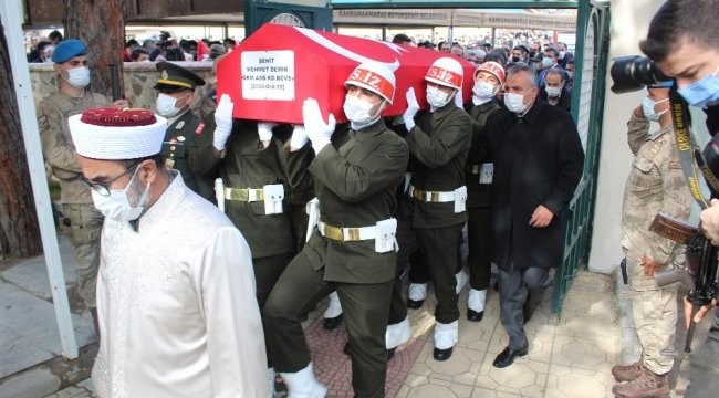 Şehitler, yürek burkan öyküleriyle son yolculuklarına uğurlandı
