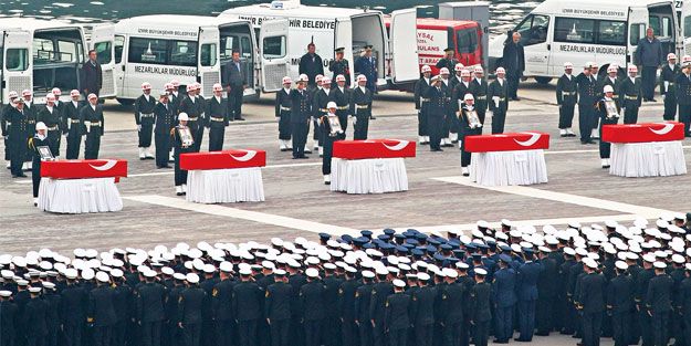 Şehitler için gözyaşı