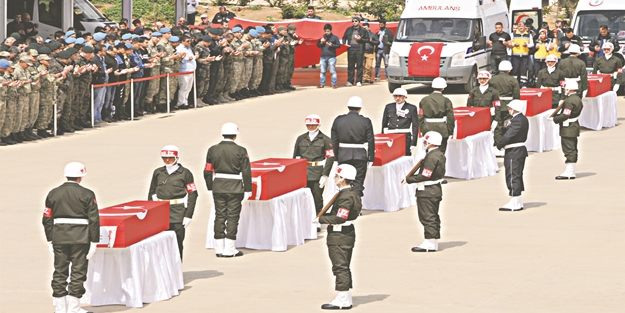 Şehitlerimizi uğurladık