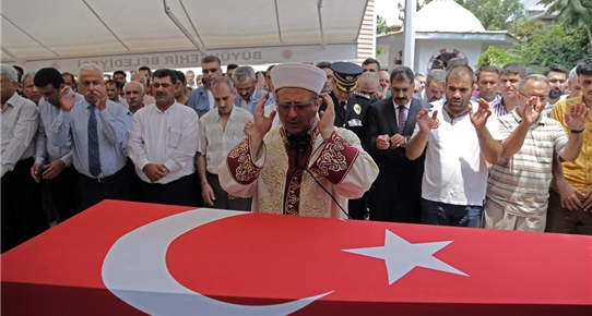 Şehitlerimizi uğurluyoruz