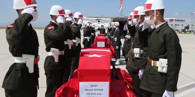 Şehitlerin naaşı törenle memleketlerine uğurlandı