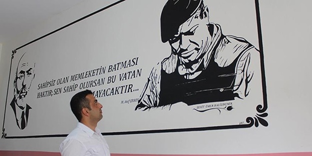 Şehitlerin resimleri okul duvarlarında