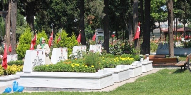 Şehitliklerde yeni dönem başladı