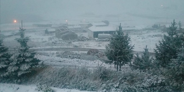 Şehre mevsimin ilk karı düştü!