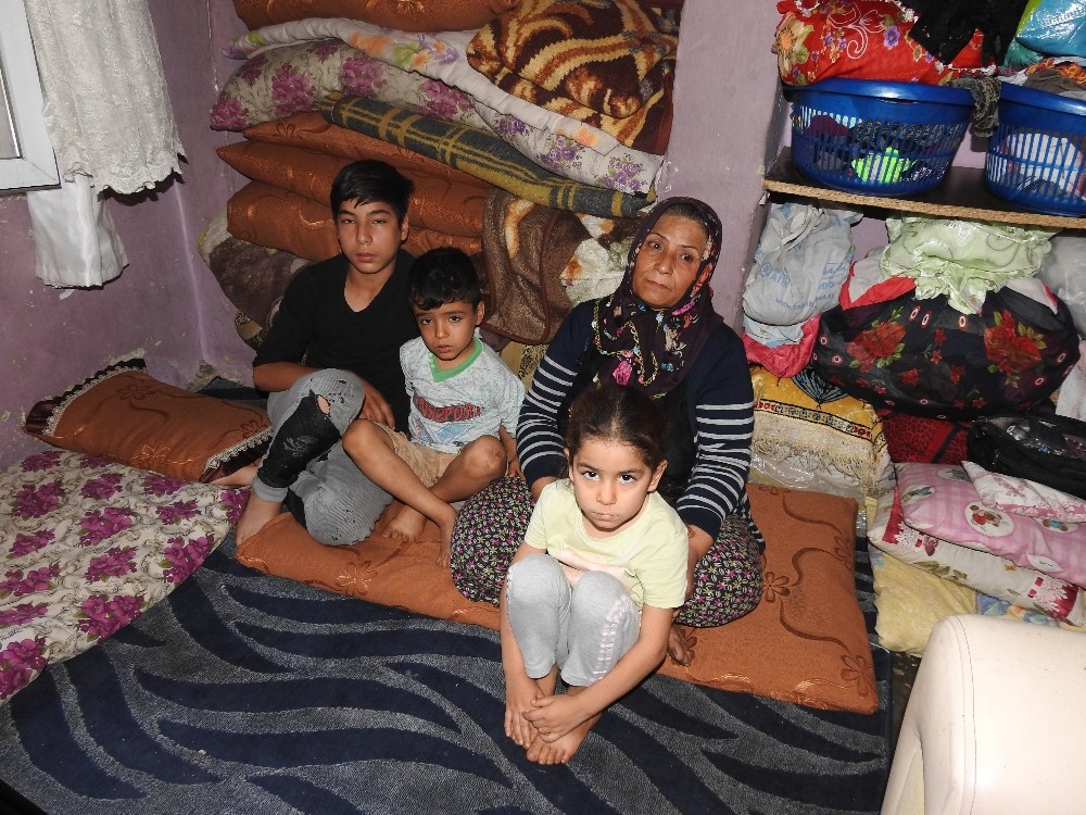 Şehrin göbeğinde 10 yıldır karanlıkta yaşıyorlar 