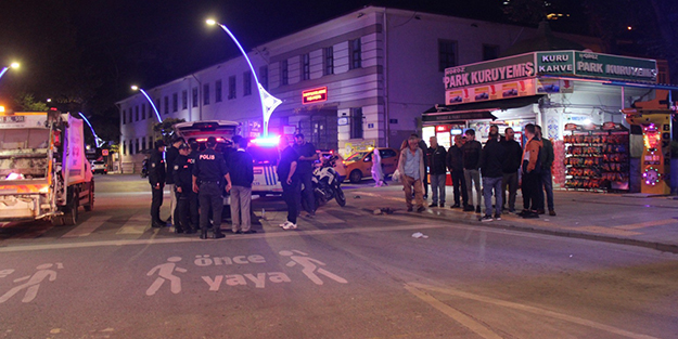 Şehrin göbeğinde onlarca kişi birbirine girdi: 2 yaralı, 4 gözaltı